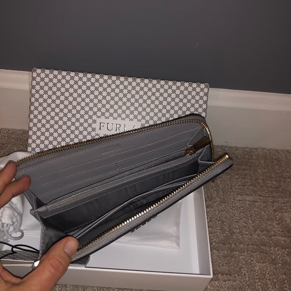 Furla Babylon 3/4 zip slim wallet - Picture 2 of 4